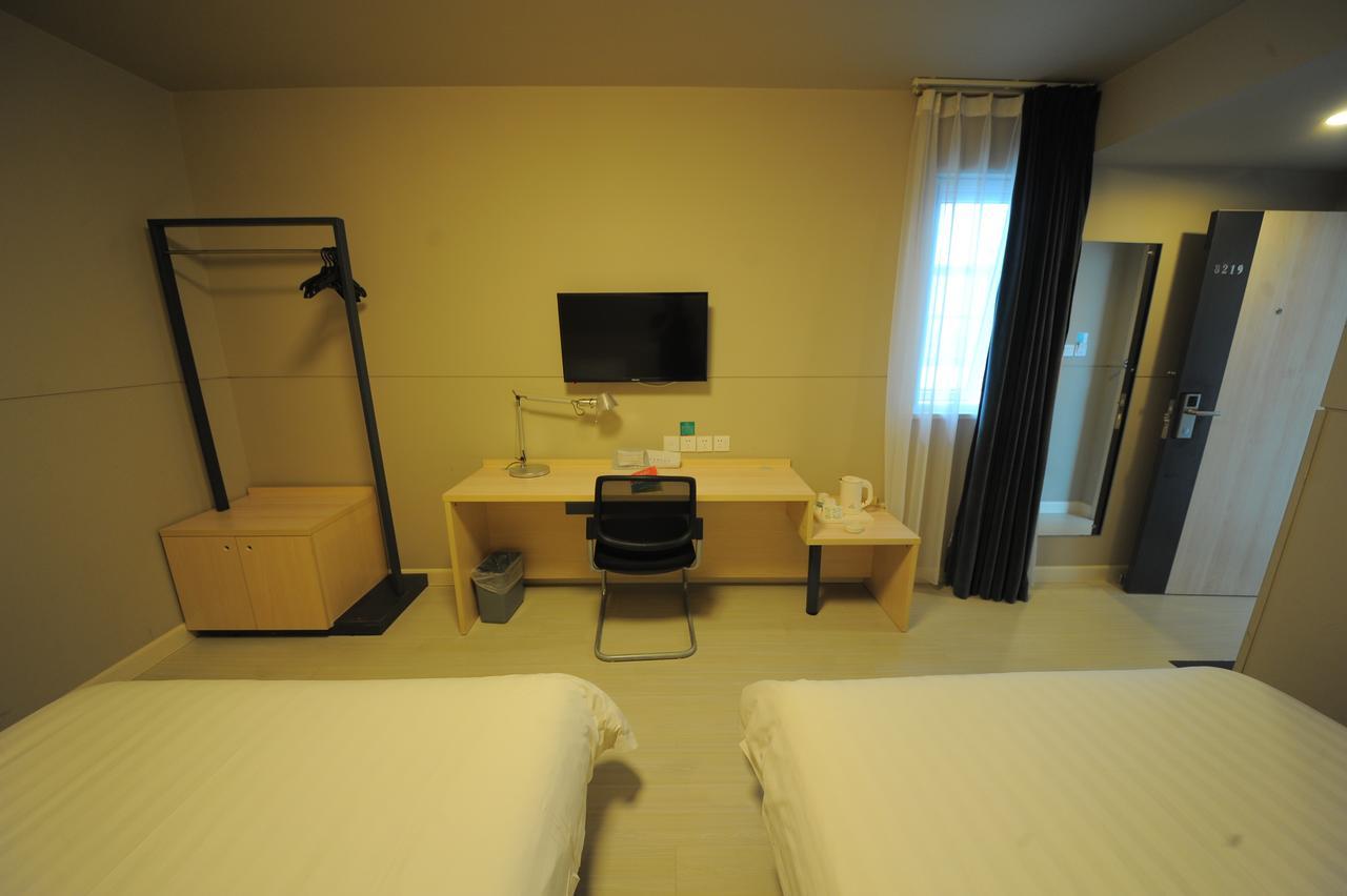 Jinjiang Inn Chengdu Chunxi Road Taiguli Hotel Kültér fotó